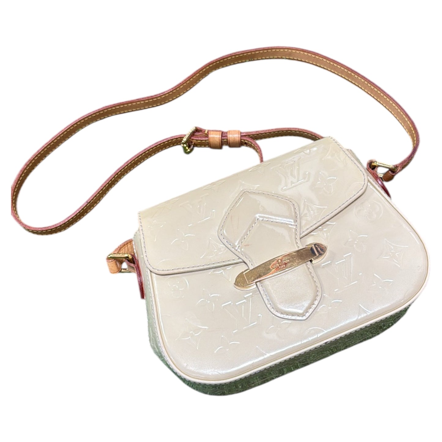 Louis Vuitton Bellflower leather Crossbody Bag