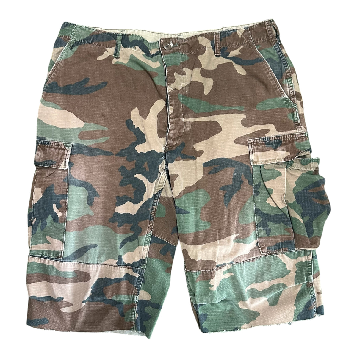 Vintage Camo Shorts (36-38)