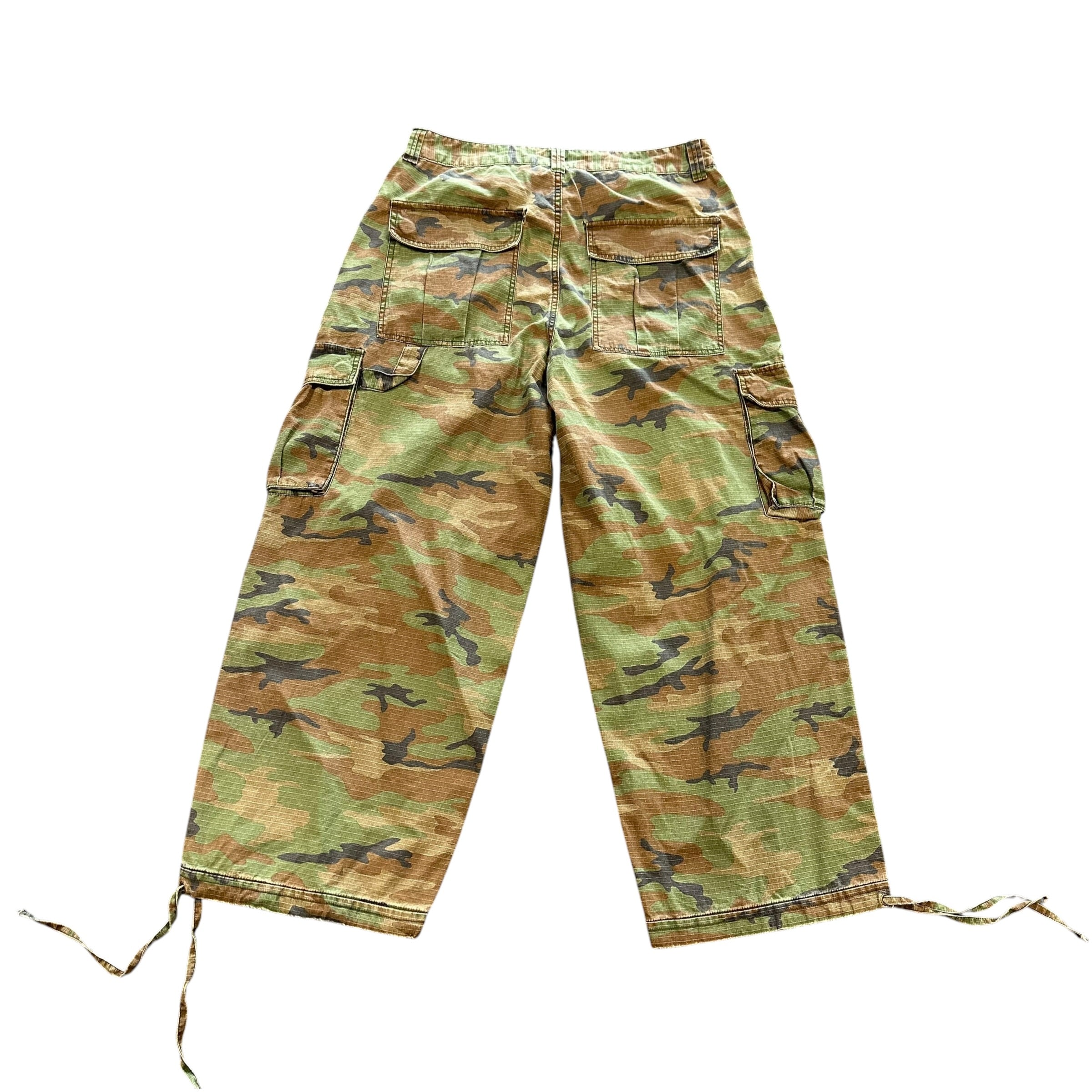 Elwood Baggy Camo Pants