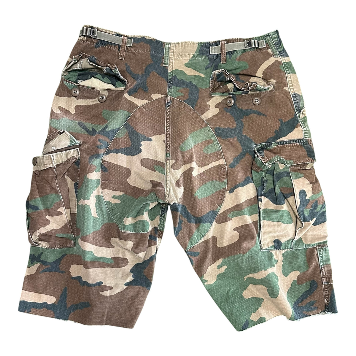 Vintage Camo Shorts (36-38)