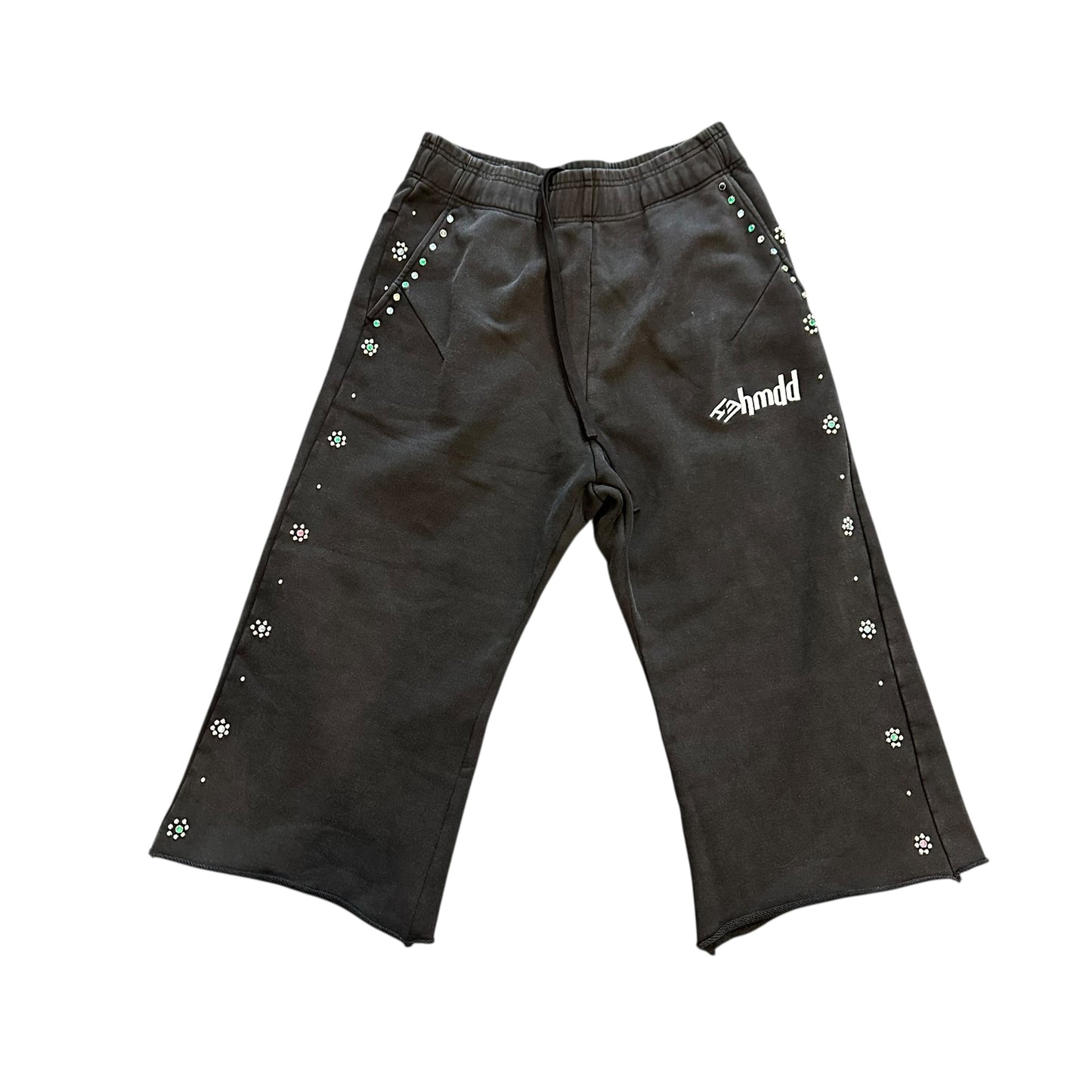 HMDD FLOWER STUDDED 3/4
SHORTS