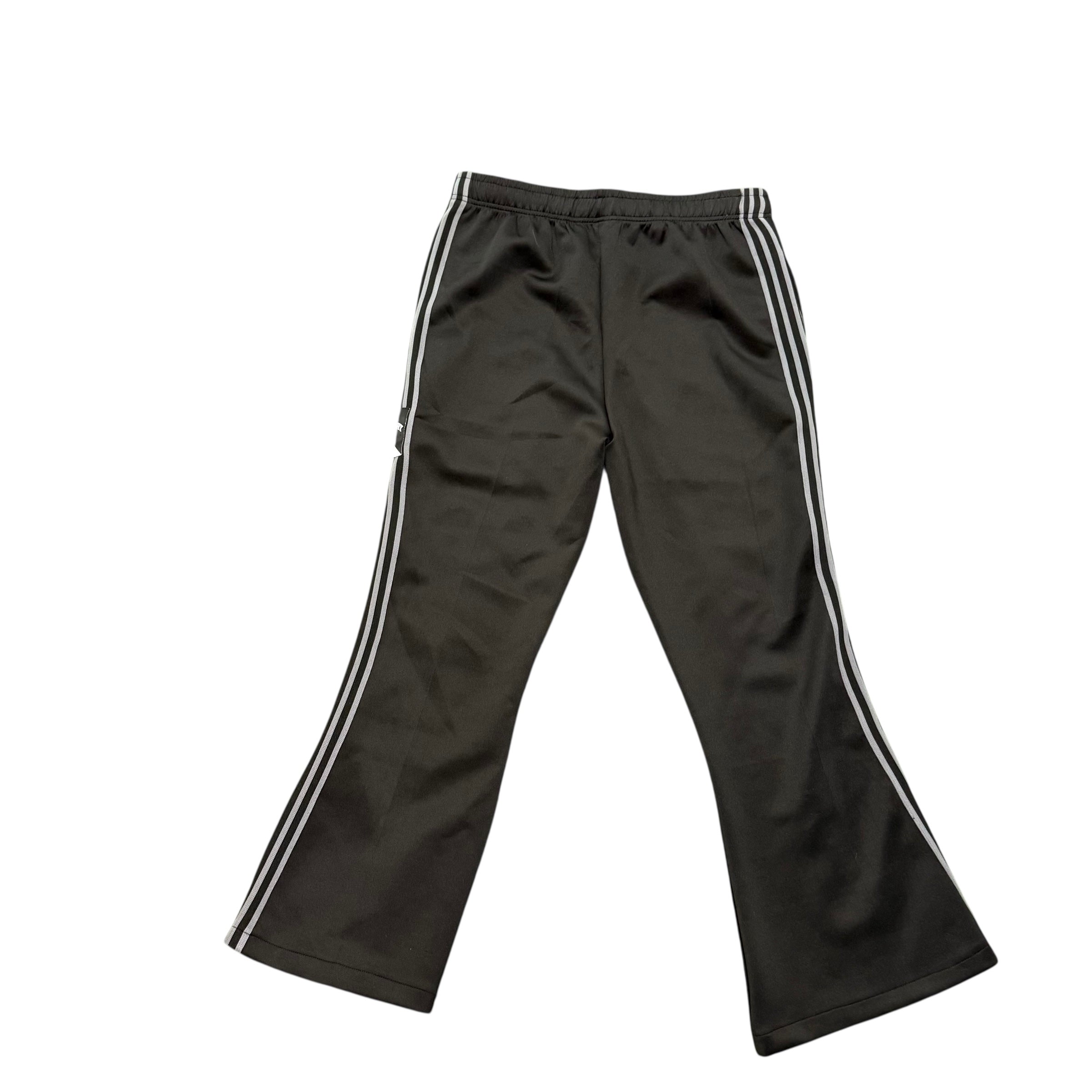 GV Gallery Raspberry Hills Uncle Leon Sweats