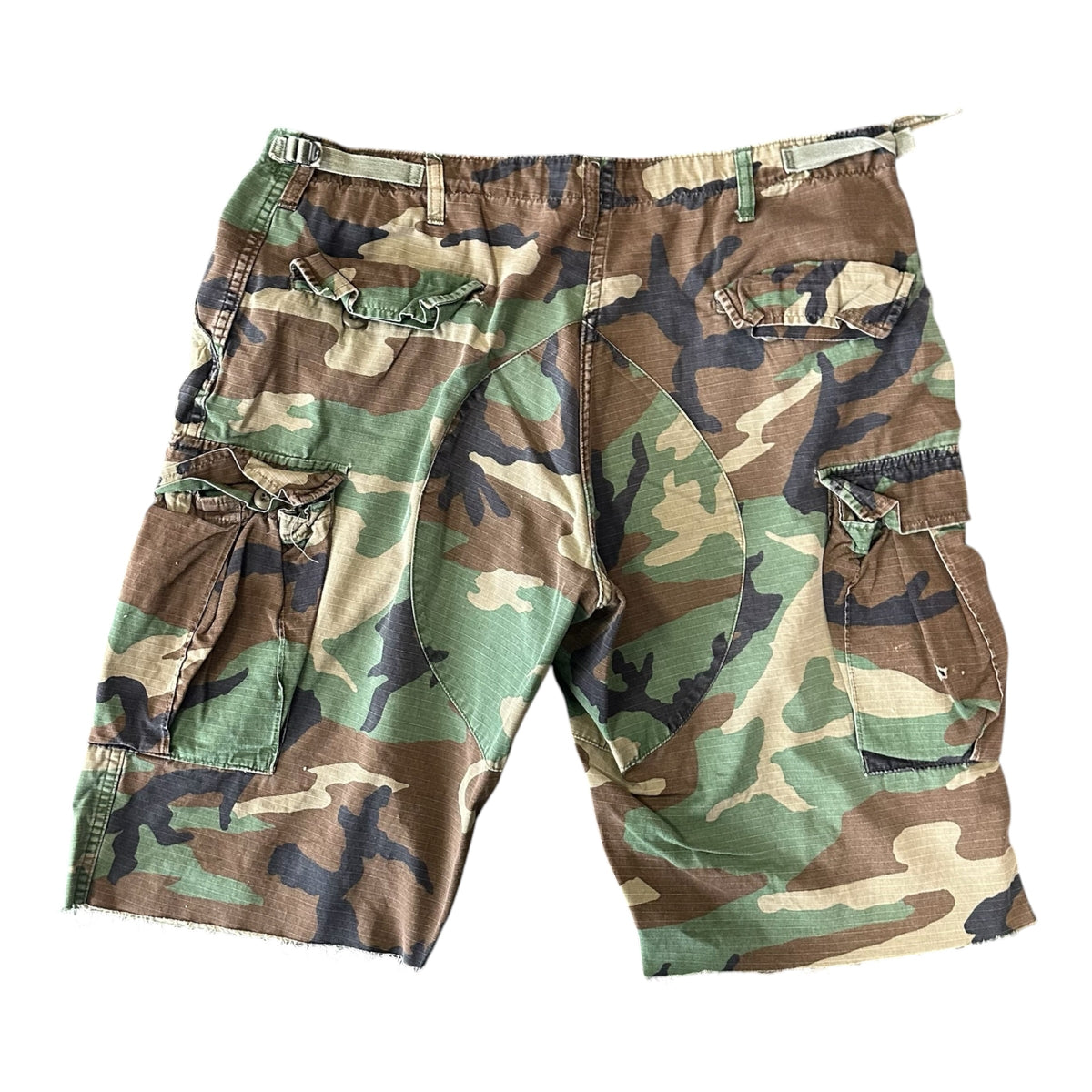 Vintage Camo Shorts (36-38)