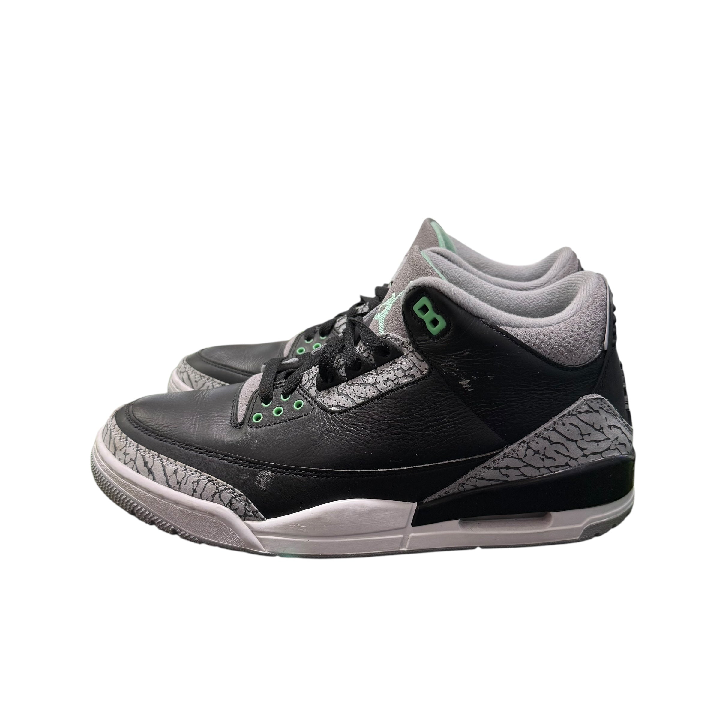 Air Jordan Retro 3 “Green Glow”