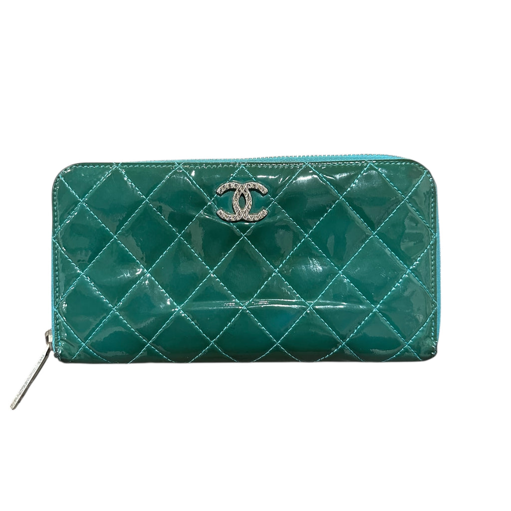 CHANEL Brilliant Matelasse CC Logo Patent Leather Long Wallet