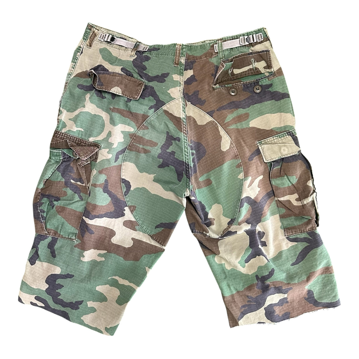 Vintage Camo Shorts (36-38)