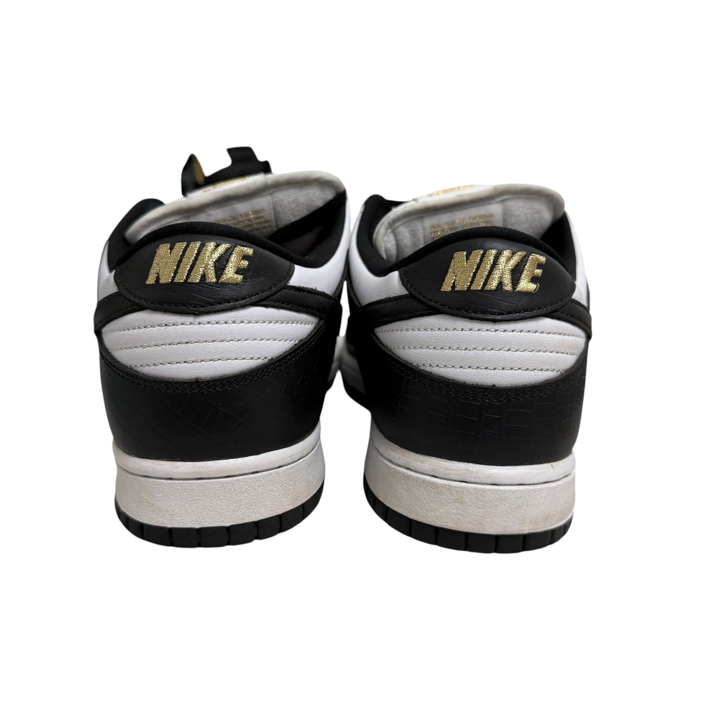 Supreme x Nike Dunk SB “Black/Stars” (Replacement Box)