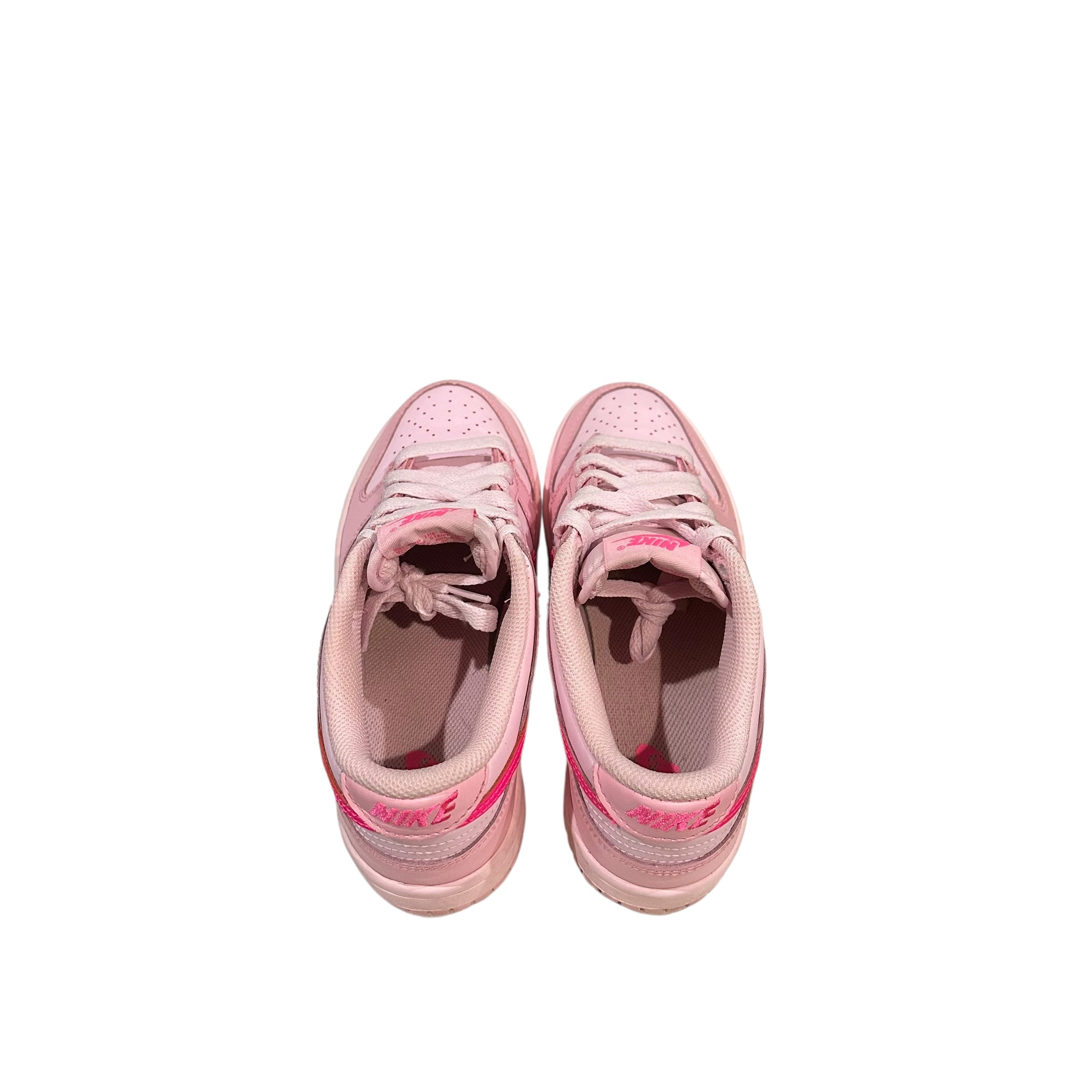 Nike Dunk Low Triple Pink