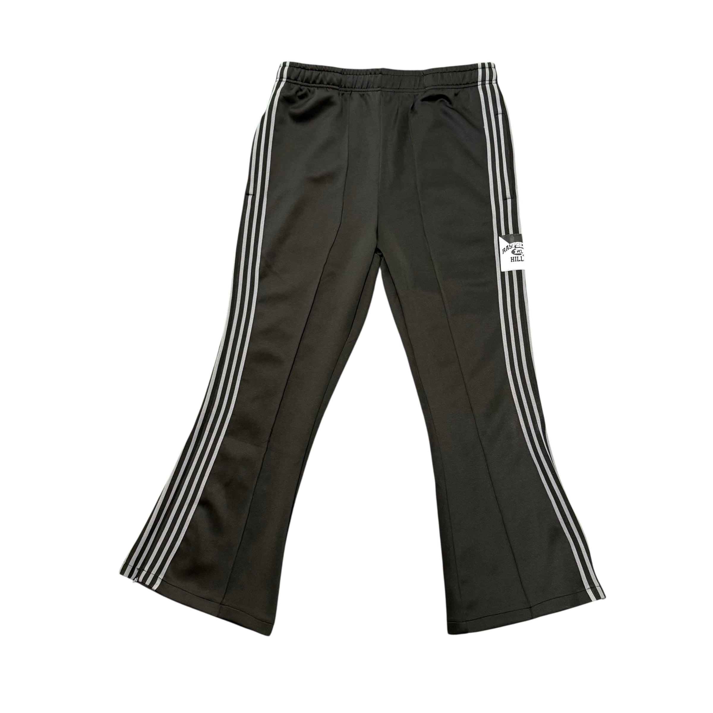 GV Gallery Raspberry Hills Uncle Leon Sweats
