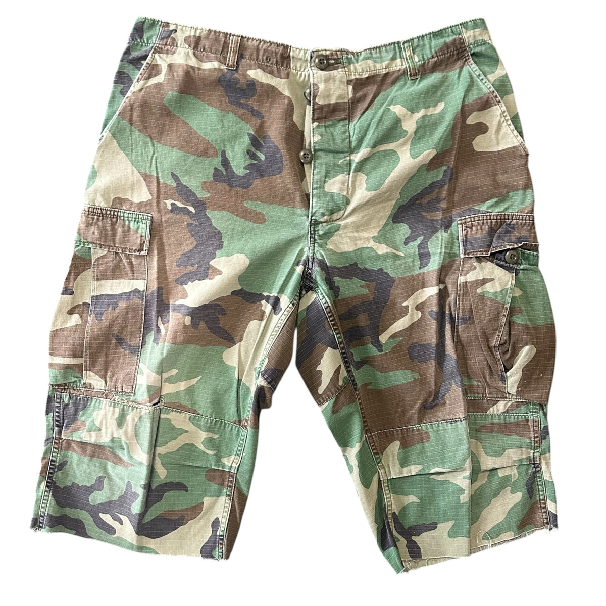 Vintage Camo Shorts (36-38)