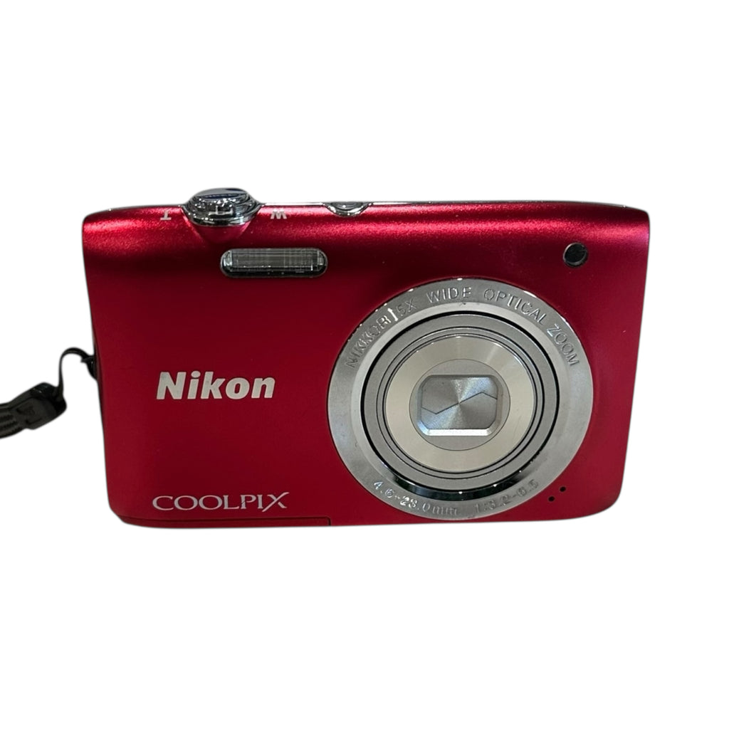 Nikon Coolpix S900 Camera Red