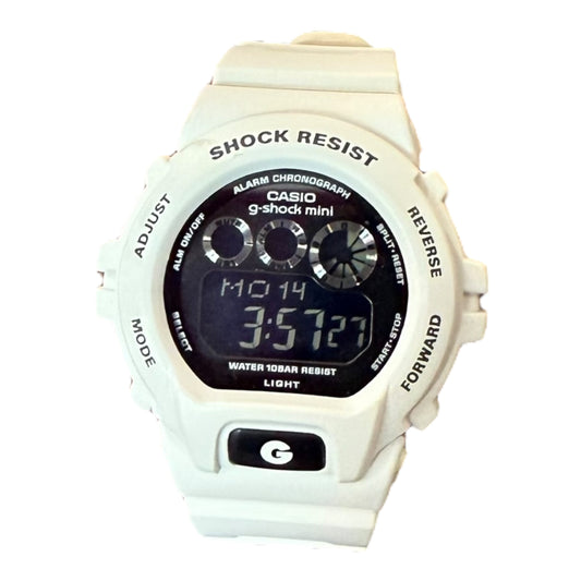 White/Black G Shock
